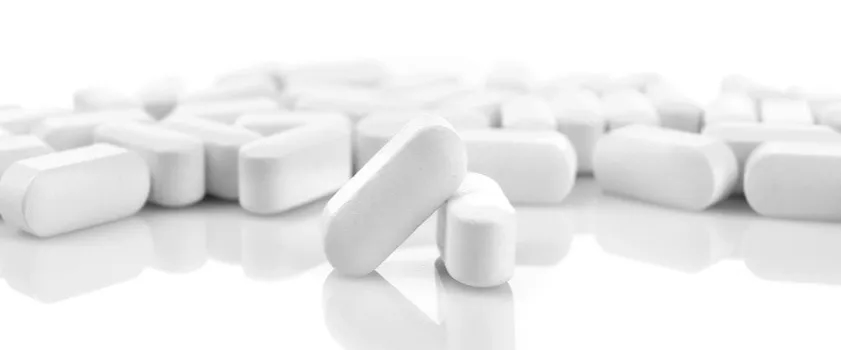 Paracetamol na co ten lek? Odkryj jego skuteczne zastosowania