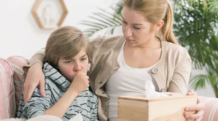 Mokry kaszel u niemowlaka – kiedy konieczna wizyta u lekarza?