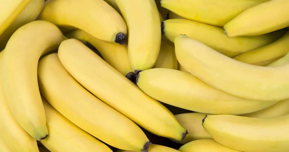 Czy banan uczula niemowlaka? Objawy i jak wprowadzać do diety